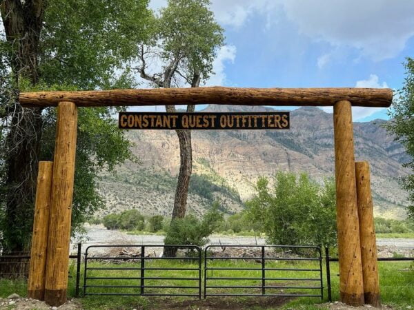 Hanging Gate Sign with Black Fill